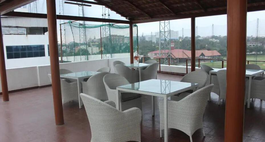 Mak Hotel Bangalore Exterior foto