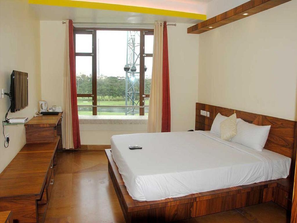 Mak Hotel Bangalore Exterior foto